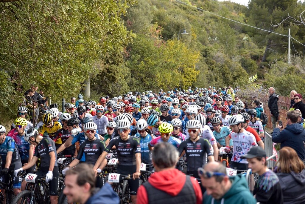 La granfondo MTB presenta circuiti molto tecnici | © Archivio foto visitalassio.com