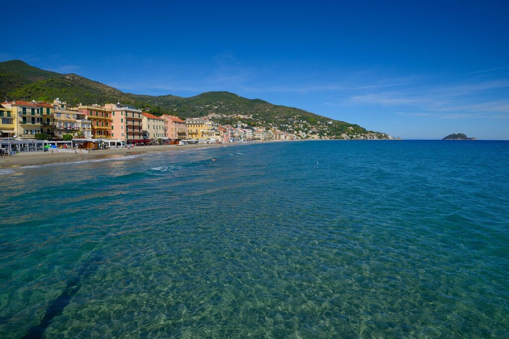 Veduta Dal Mare   Archivio Fotografico Comune Di Alassio   Emerson Fortunato