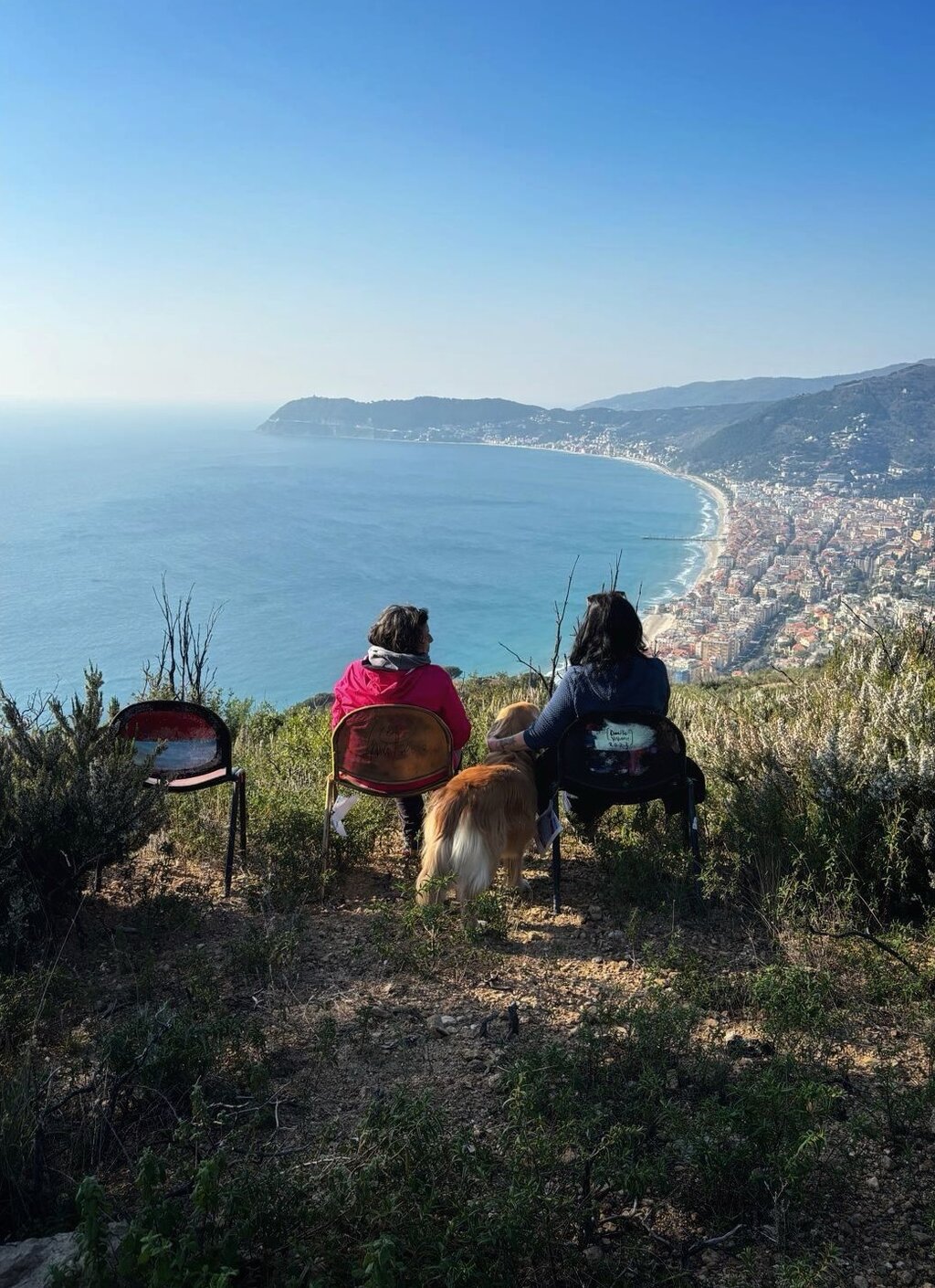 E Siediti Un Attimo (1)