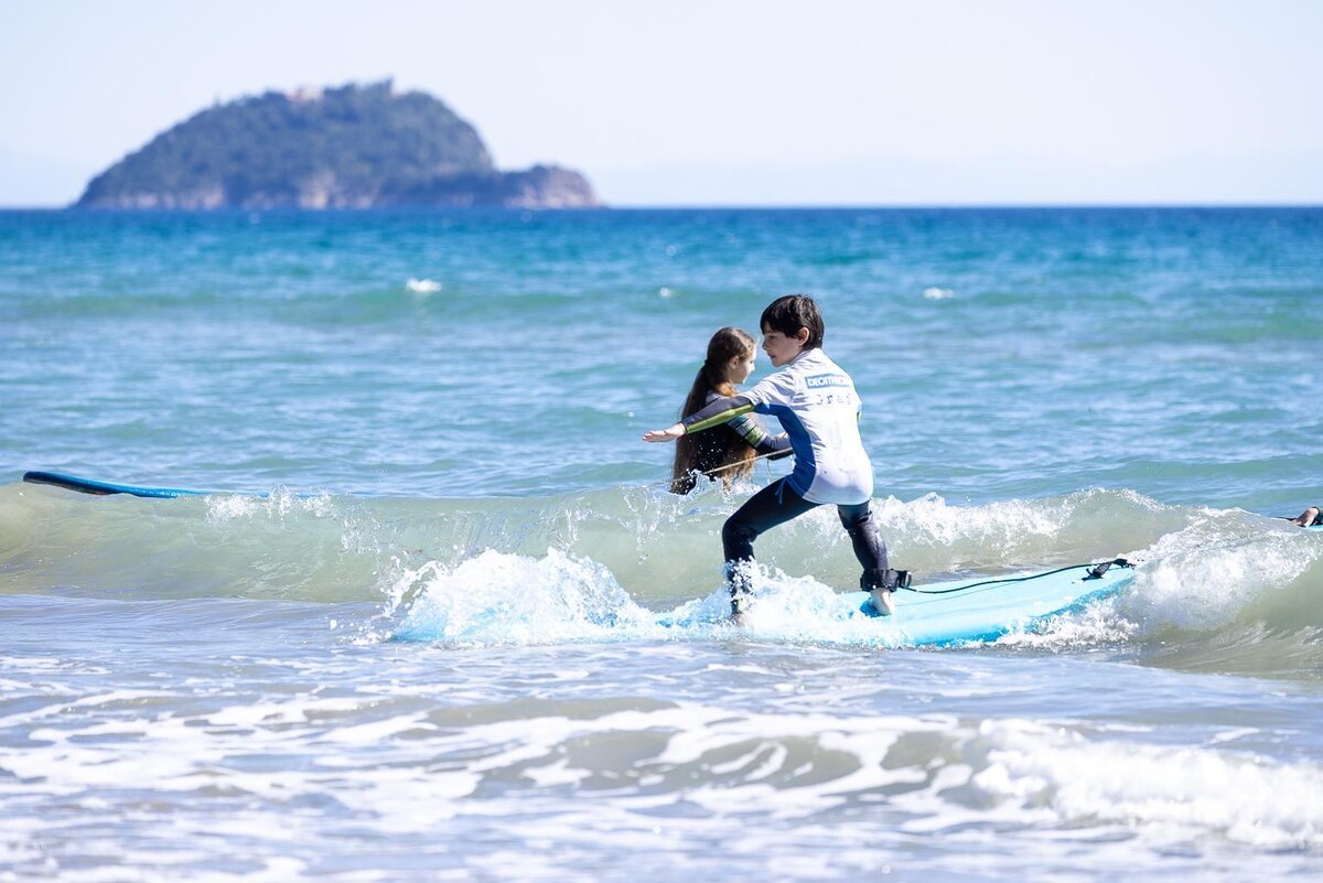 Surfing lesson