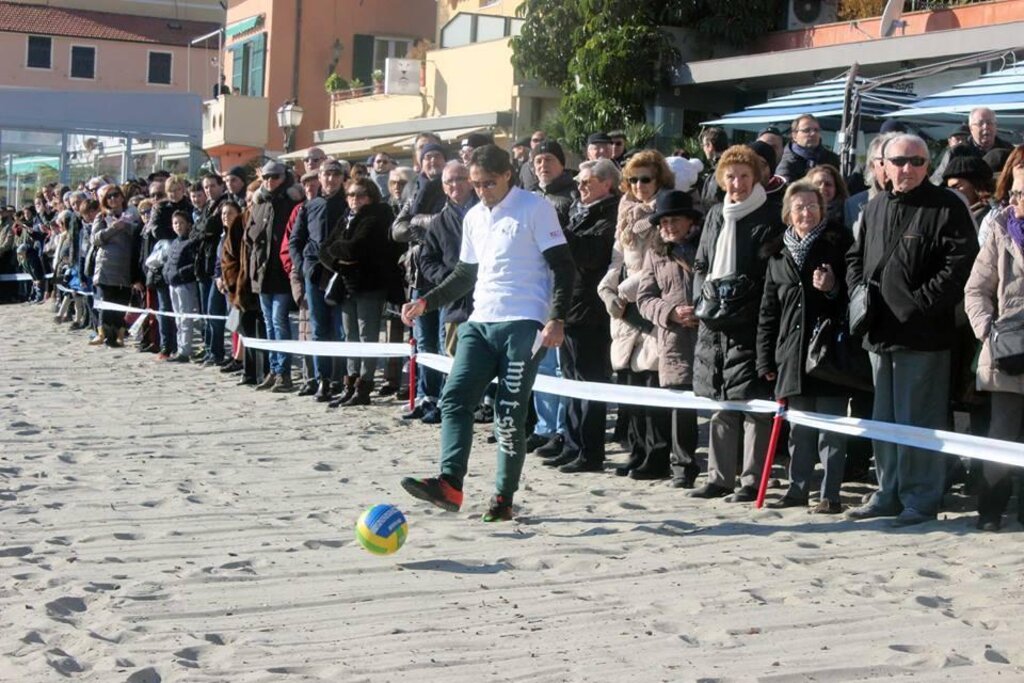 Footgolf on the beach