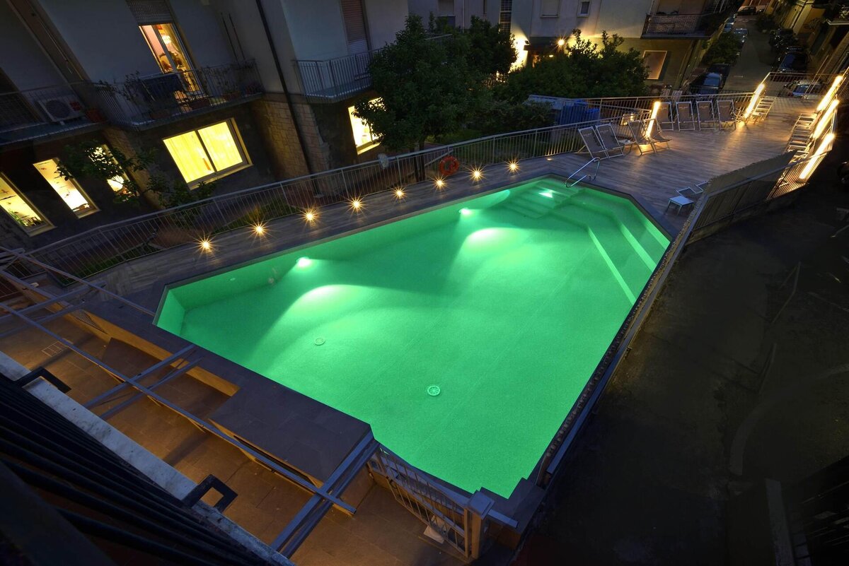 Piscina Riscaldata Notturna 7 foto rimpicciolita