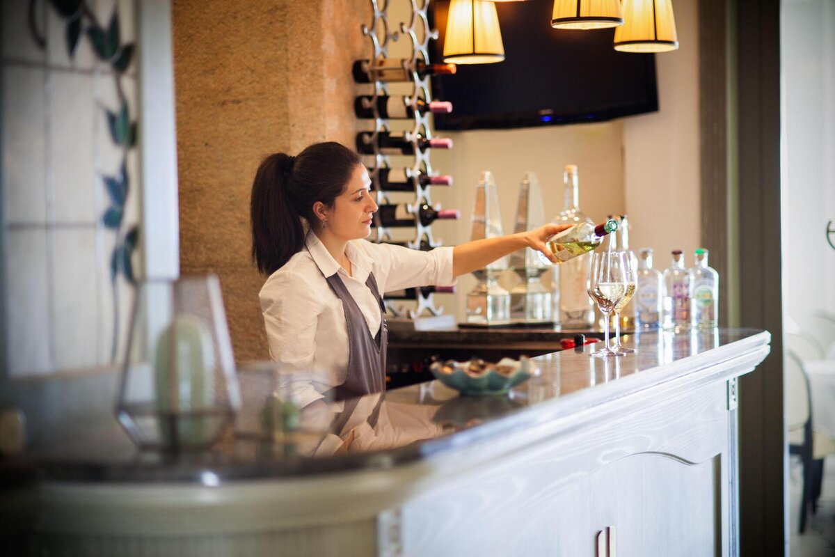 bar_103