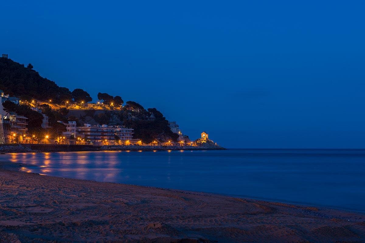 spiaggia notturna