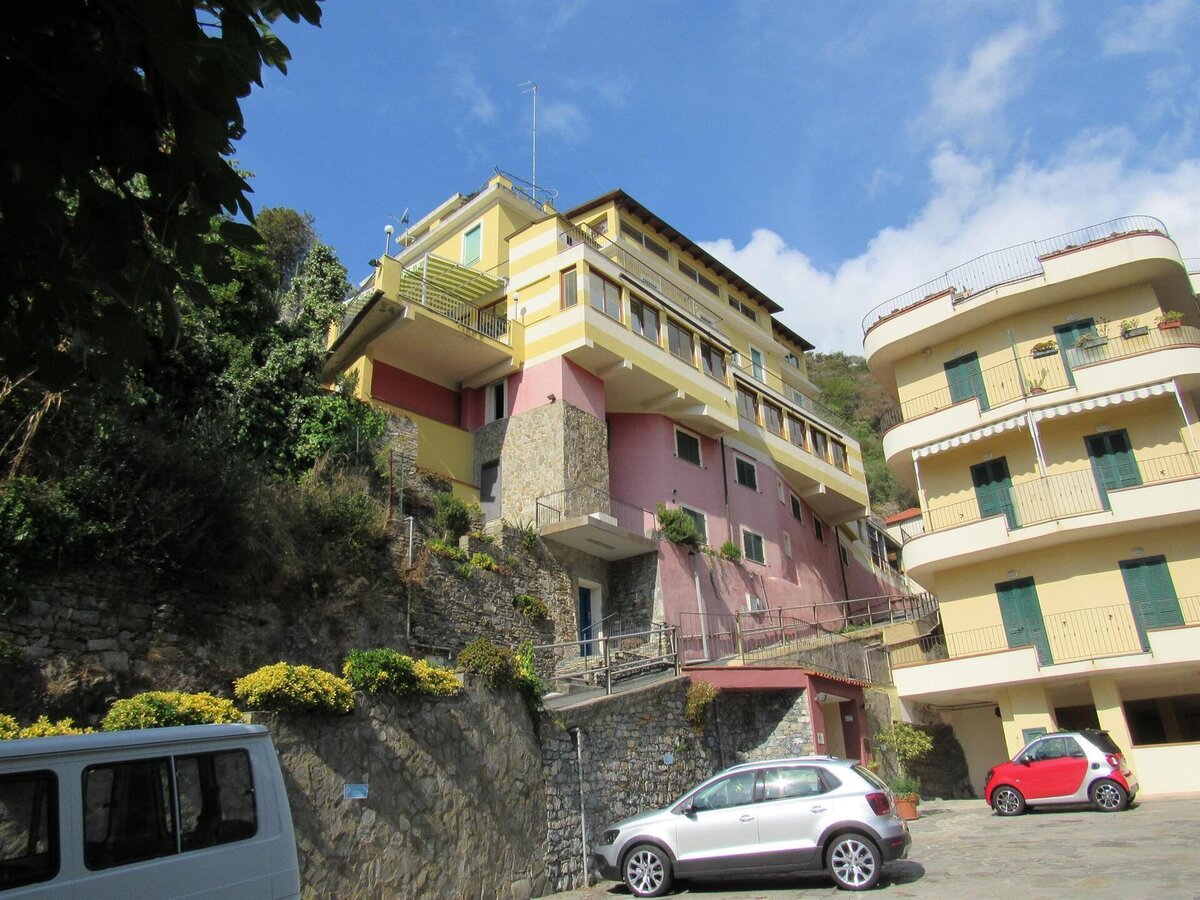 struttura e parcheggio