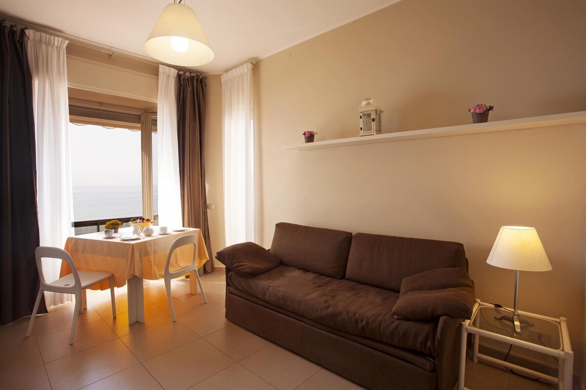 Soggiorno bilo fronte mare