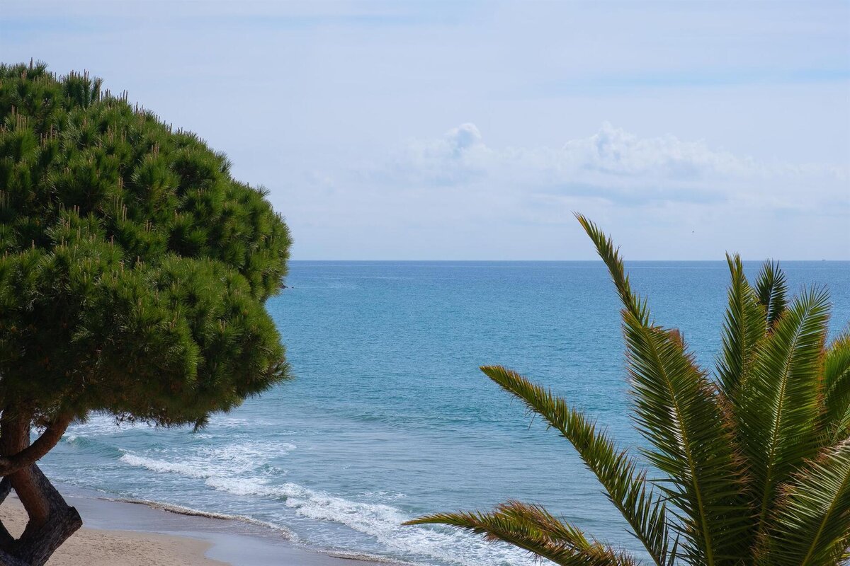 vista da balcone fronte mare