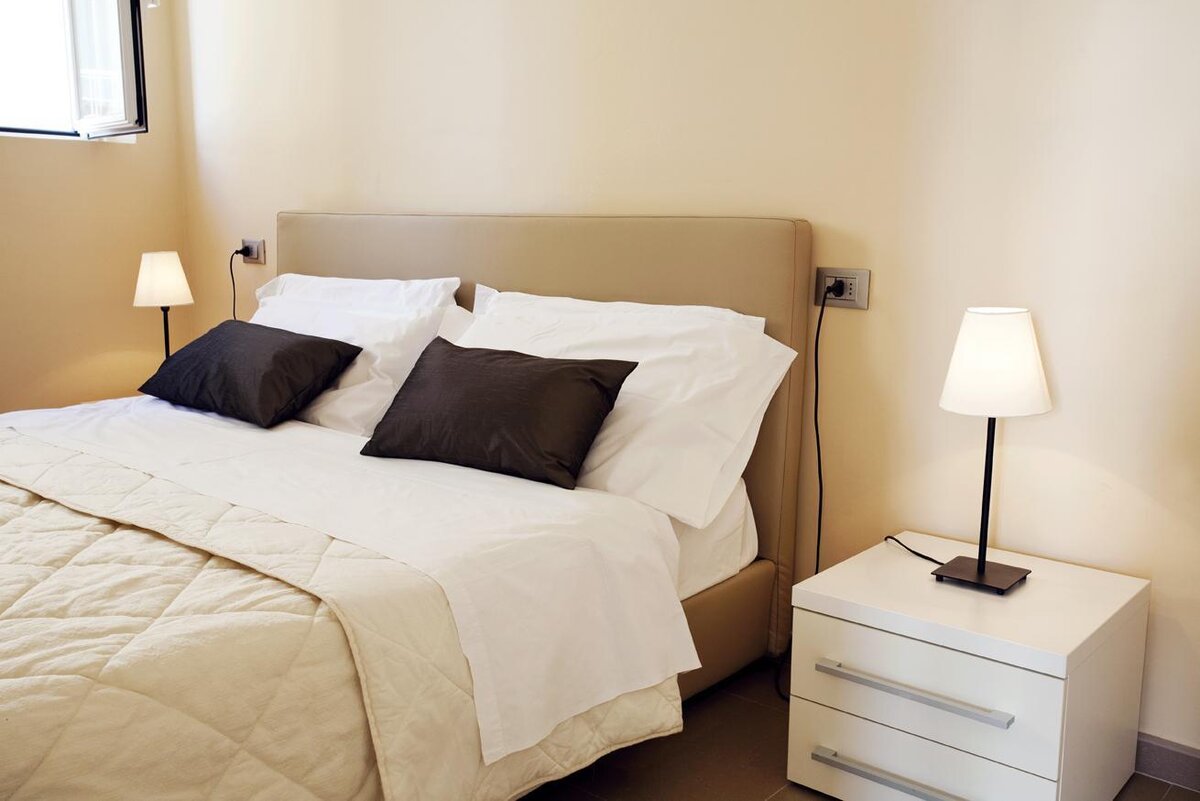 Camera bilocale fronte mare superior con balcone