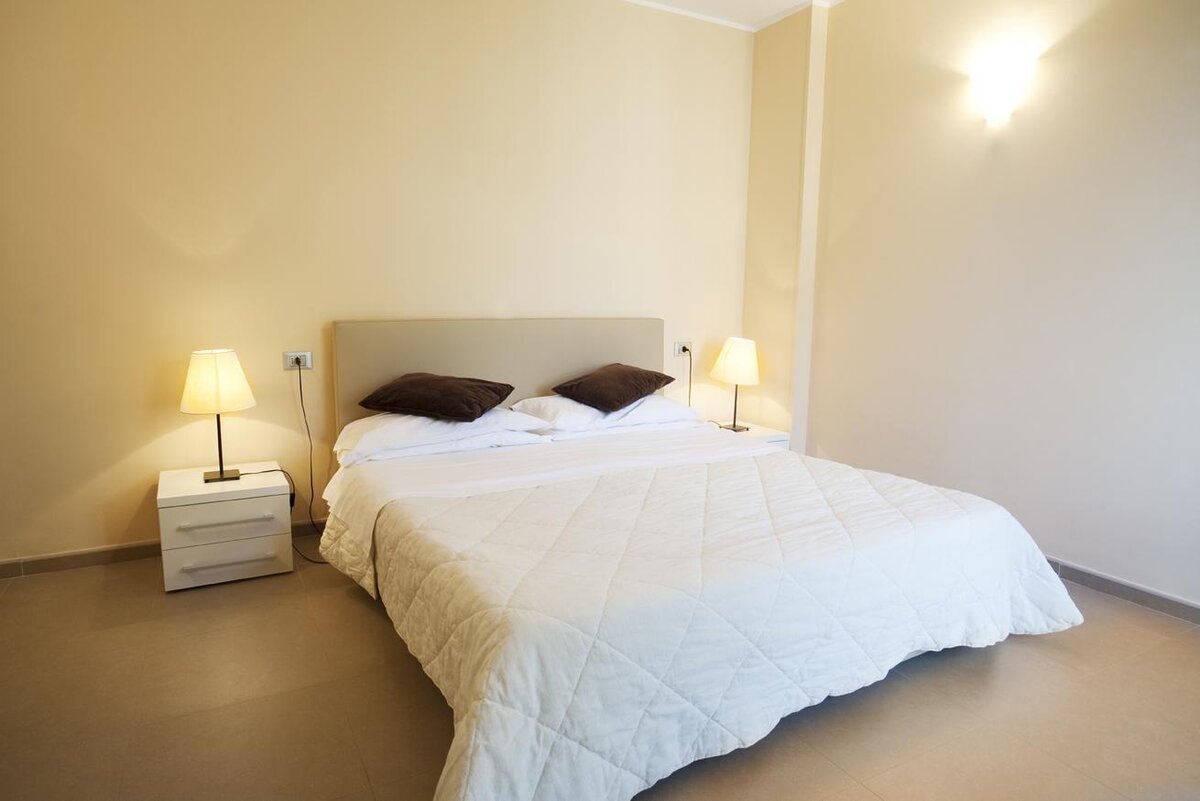 Camera bilocale fronte mare con balcone superior