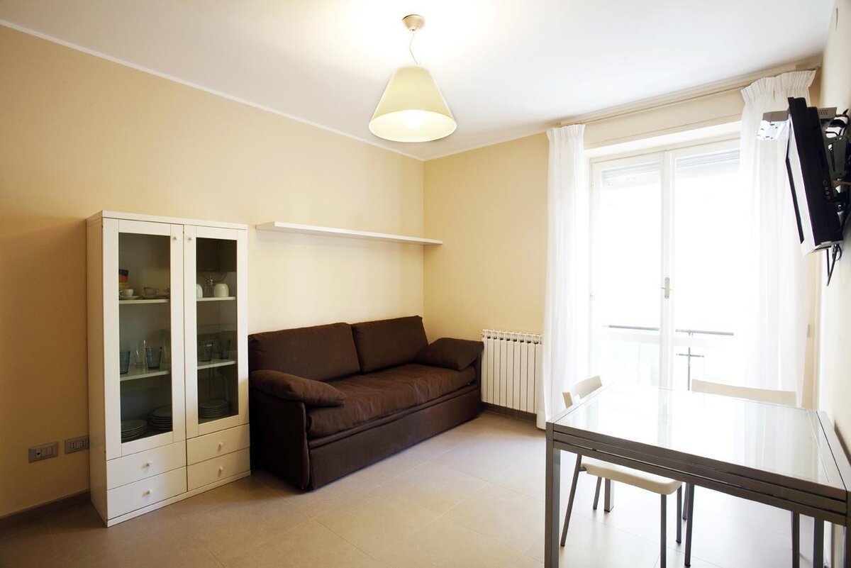 Soggiorno bilocale laterale