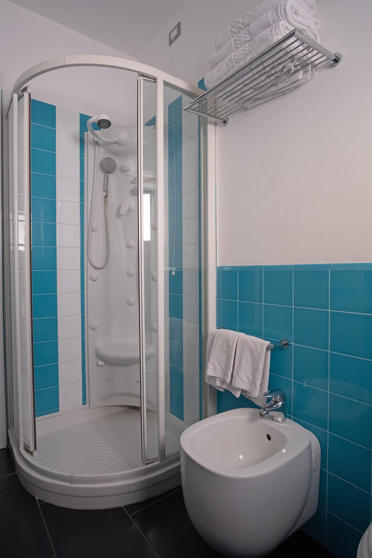 solemare bagno bilocale laterale -036