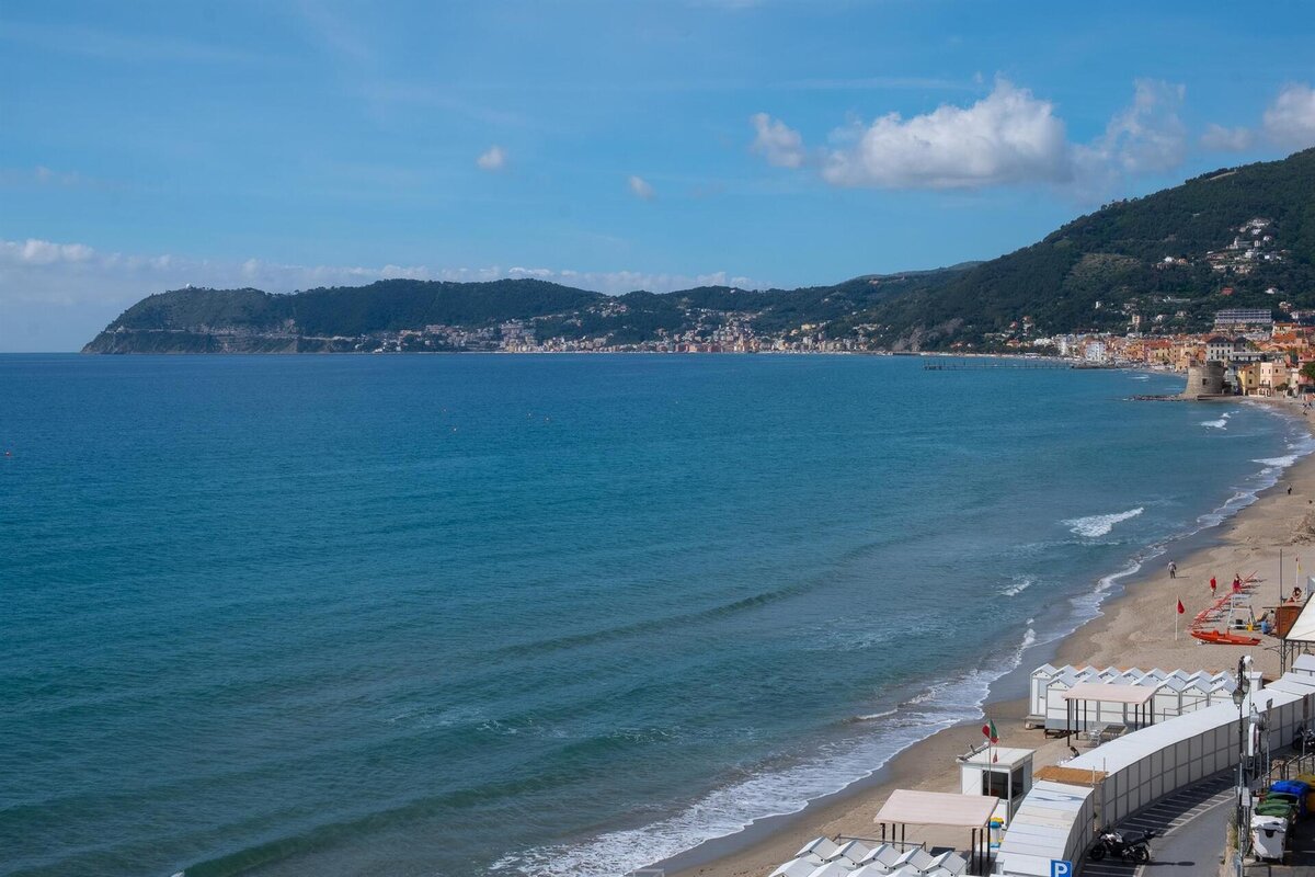 solemare vista da trilocale fronte mare con balcon