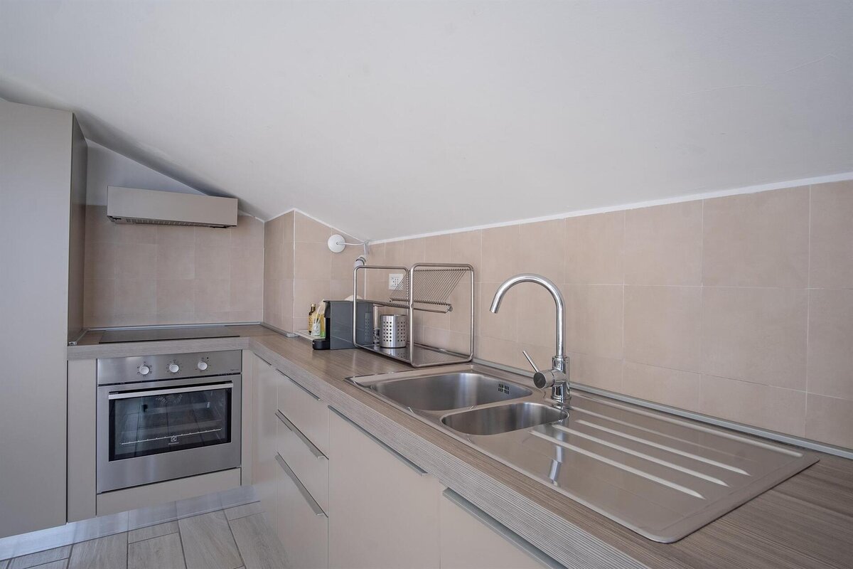 Trilocale fronte mare con balcone (2)