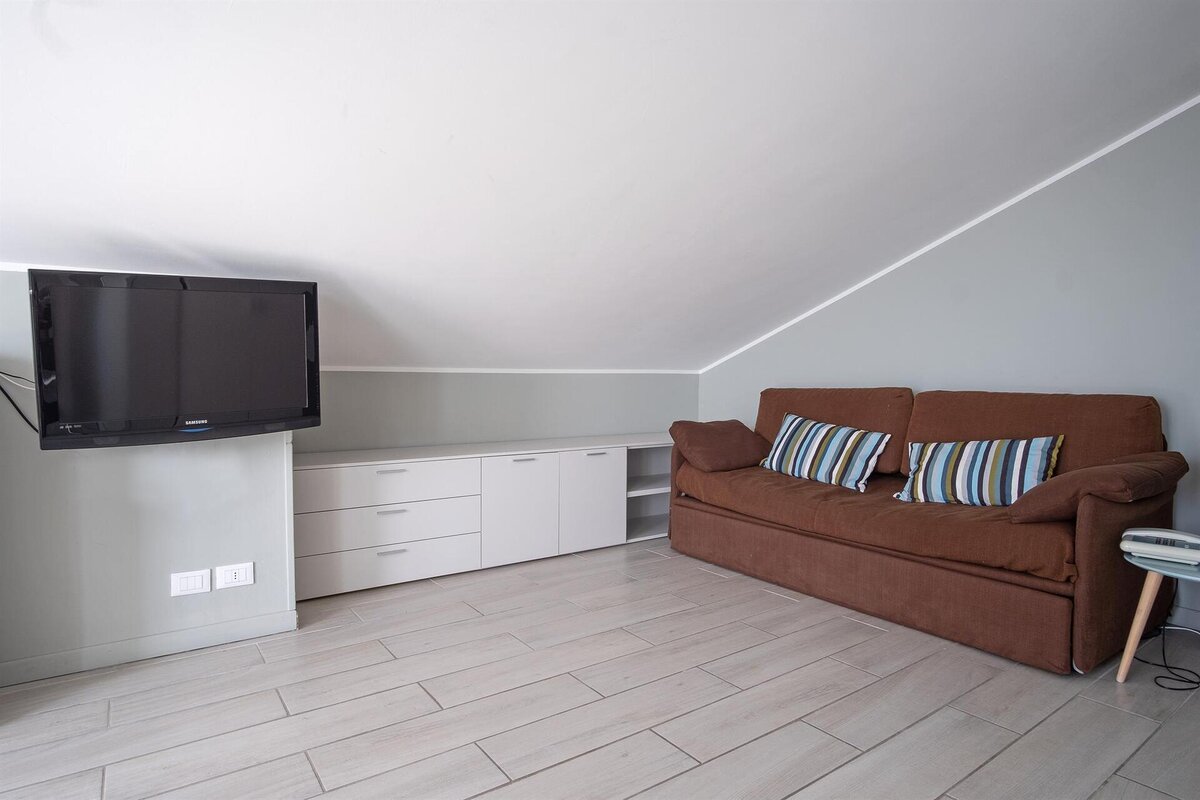 trilocale fronte mare con balcone (3)